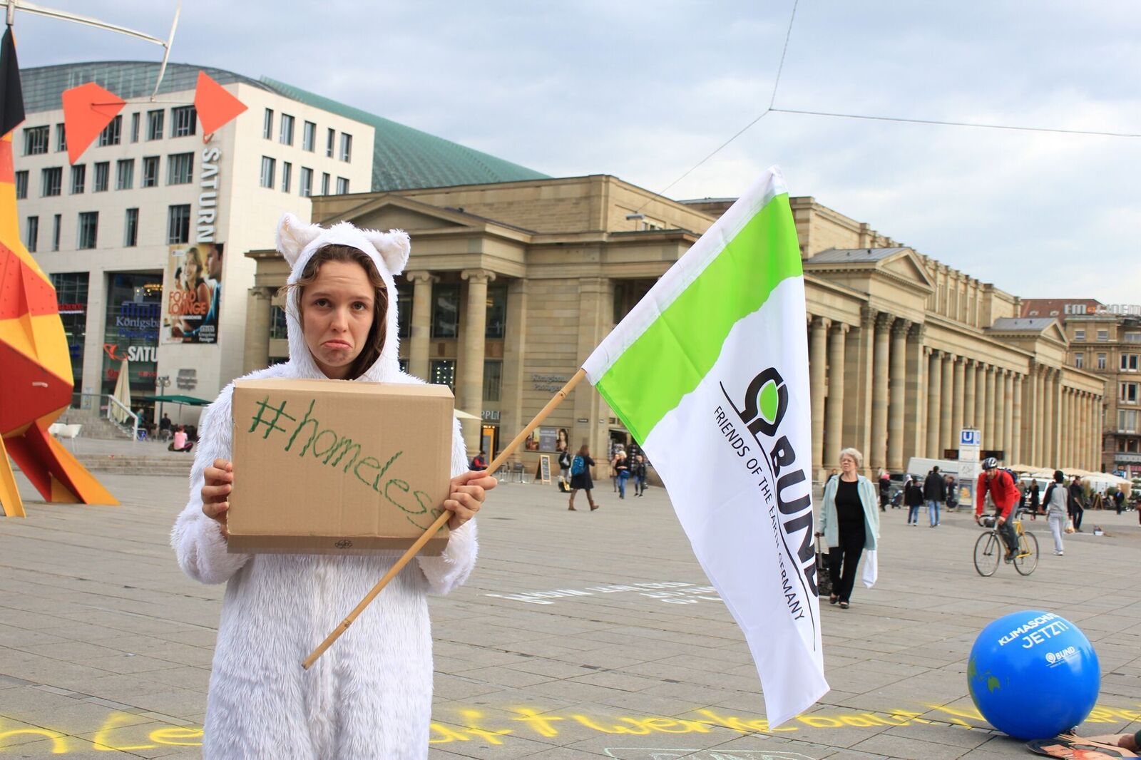 BUND Demo auf dem Schlossplatz für mehr Klimaschutz.